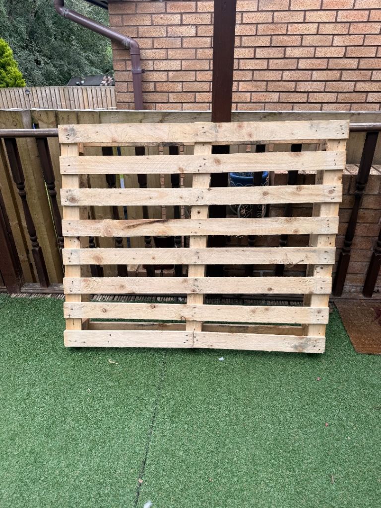 Wooden Pallet – Good Condition, Ready for Use