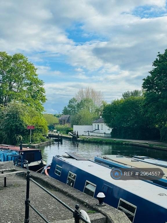 2 bedroom flat in Summerhouse Lane, Uxbridge, UB9 (2 bed) (#2964557)