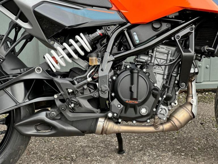 Stunning One Owner 2025/75 KTM Duke 125 Motorcycle 