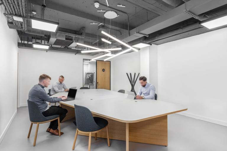 London - W1U 6AG \ Ready-to-Use Private Office for 3 Workstations