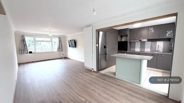 4 bedroom house in Thorn Walk, Sittingbourne, ME10 (4 bed) (#2716554)