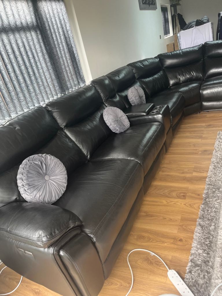DFS black leather trek sofa *Pick up only*