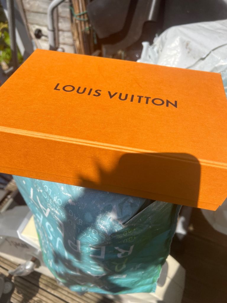Empty box