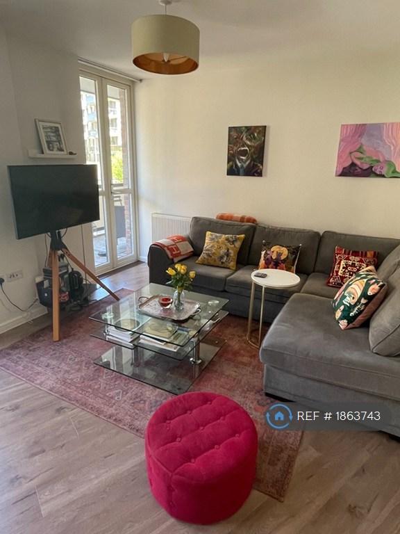 2 bedroom flat in Maypole Court, London, E3 (2 bed) (#1863743)
