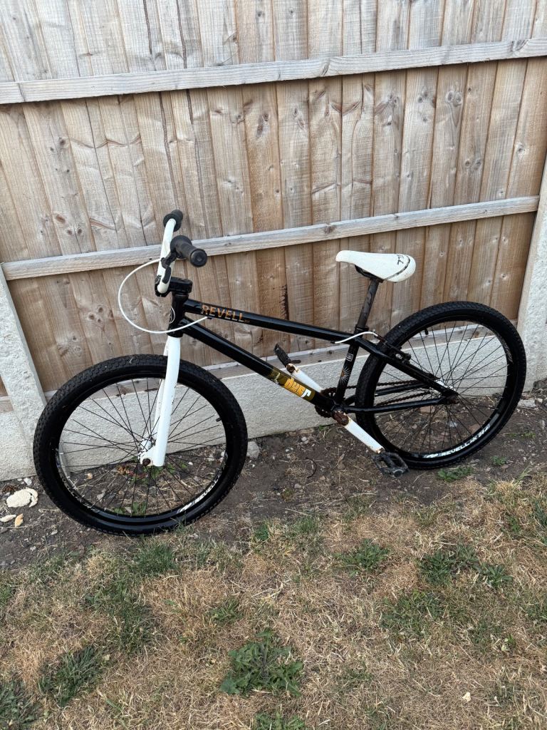 Retro revell 24” wheel jump bike 