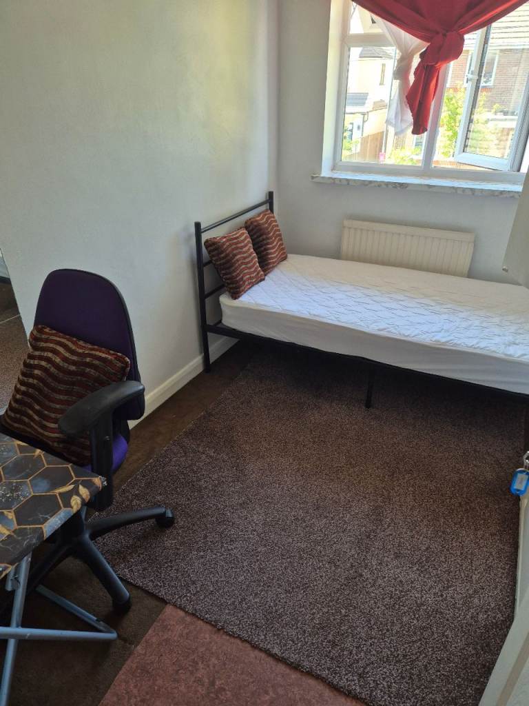 Single room in Slough SL2 5