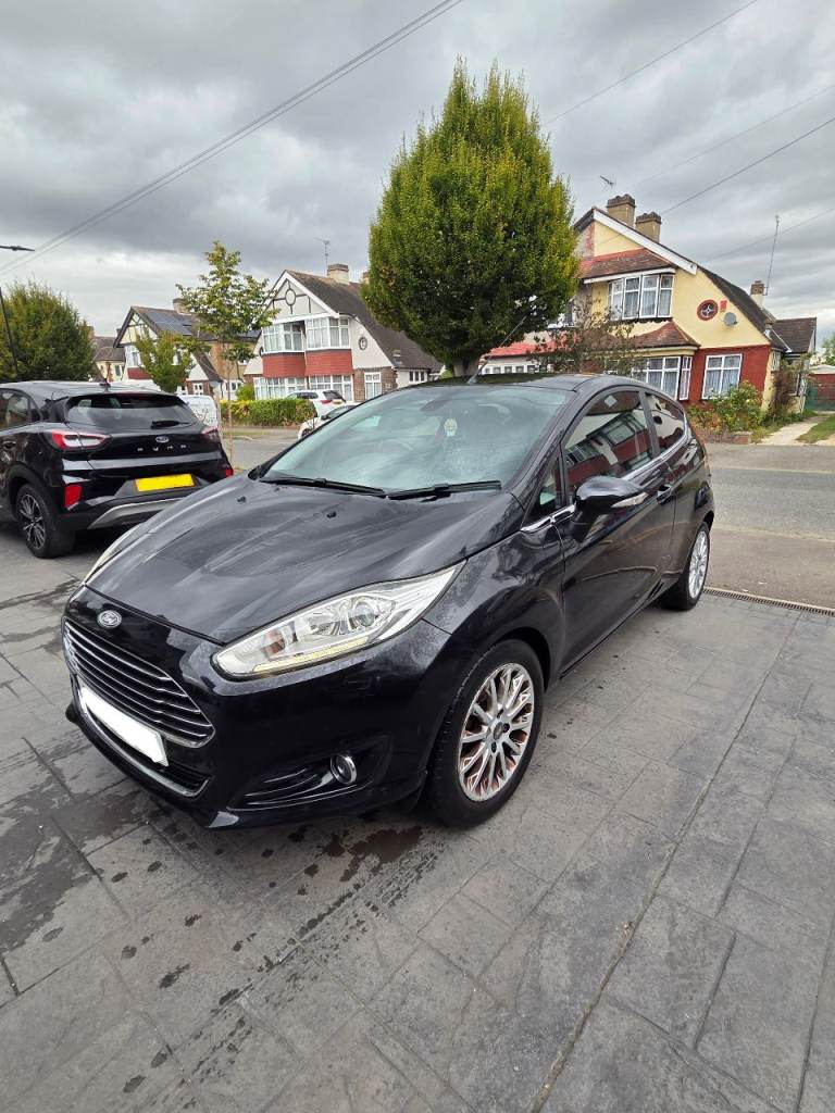 Ford, FIESTA, top of range Hatchback, 2013, Manual, 998 (cc), 3 doors