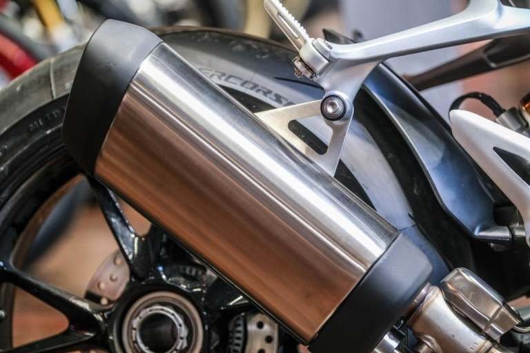 Triumph Speed Triple RR "Bond Edition" No: 49 of 60