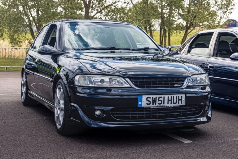 Vauxhall, VECTRA, GSi Saloon, 2001, Manual, 2597 (cc), 4 doors