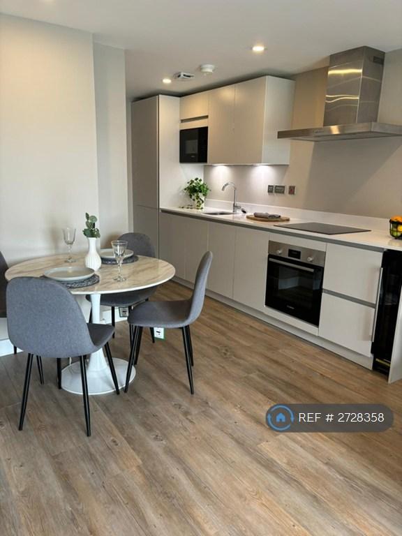 2 bedroom flat in The Glass House, Hull, HU1 (2 bed) (#2728358)