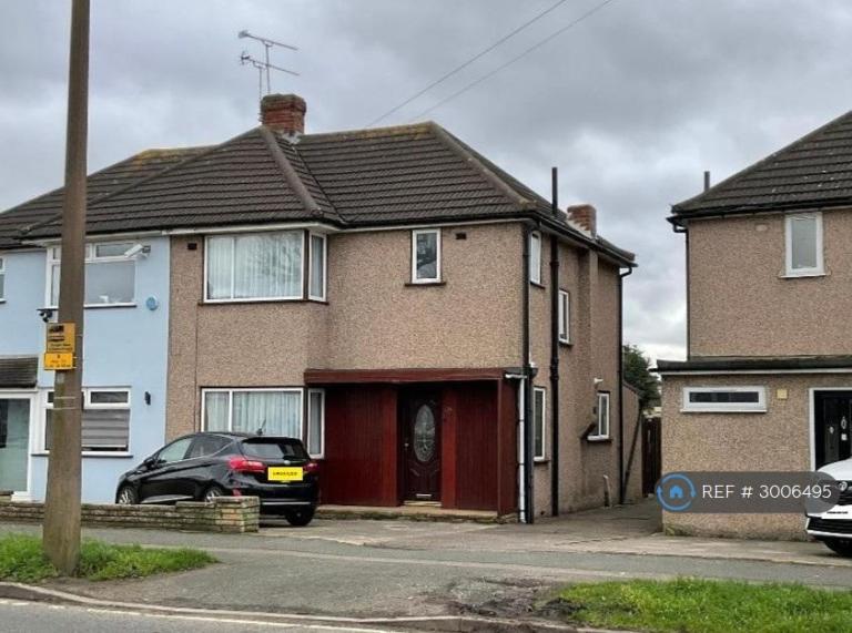 3 bedroom house in Coronation Drive, Hornchurch, RM12 (3 bed) (#3006495)