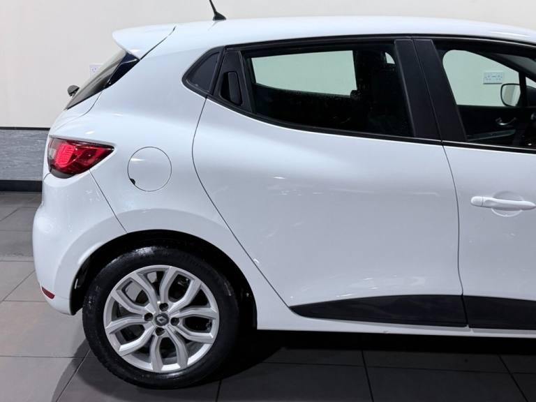 2017 Renault Clio 1.2 16V Play 5dr HATCHBACK PETROL Manual