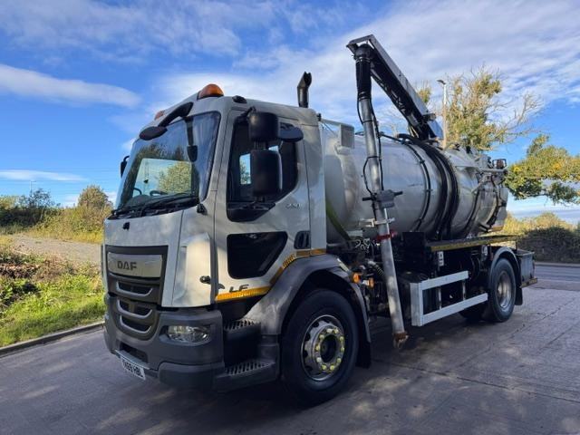 2019 69 DAF LF 230 E6 Whale medium volume jet/vacuum tanker gully arm 