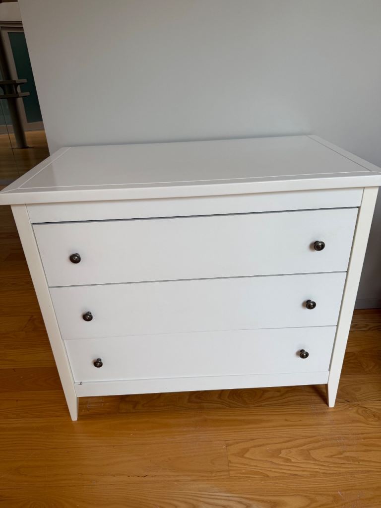  £30- White Chest of Drawers with Jacadi Lining - Good Condition