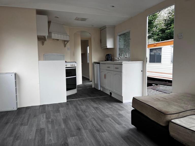 Static mobile home 