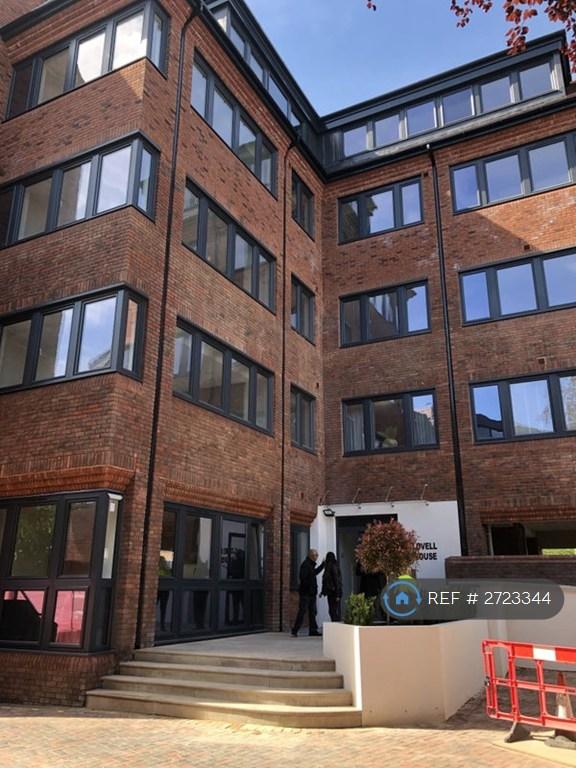 1 bedroom flat in High Street, Uxbridge, UB8 (1 bed) (#2723344)