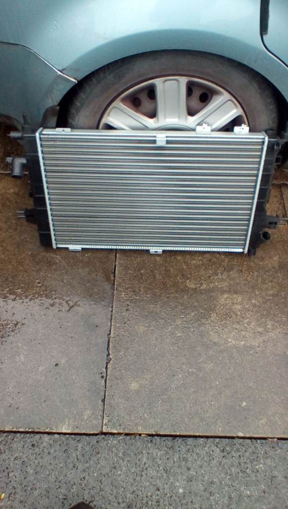 Vauxhall astra mark 5 Vauxhall zafira 1.7 cdti diesel car radiator