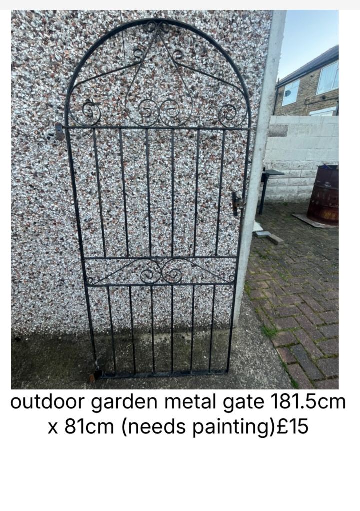 outdoor garden metal gate 181.5cm x 81cm (needs painting)£15