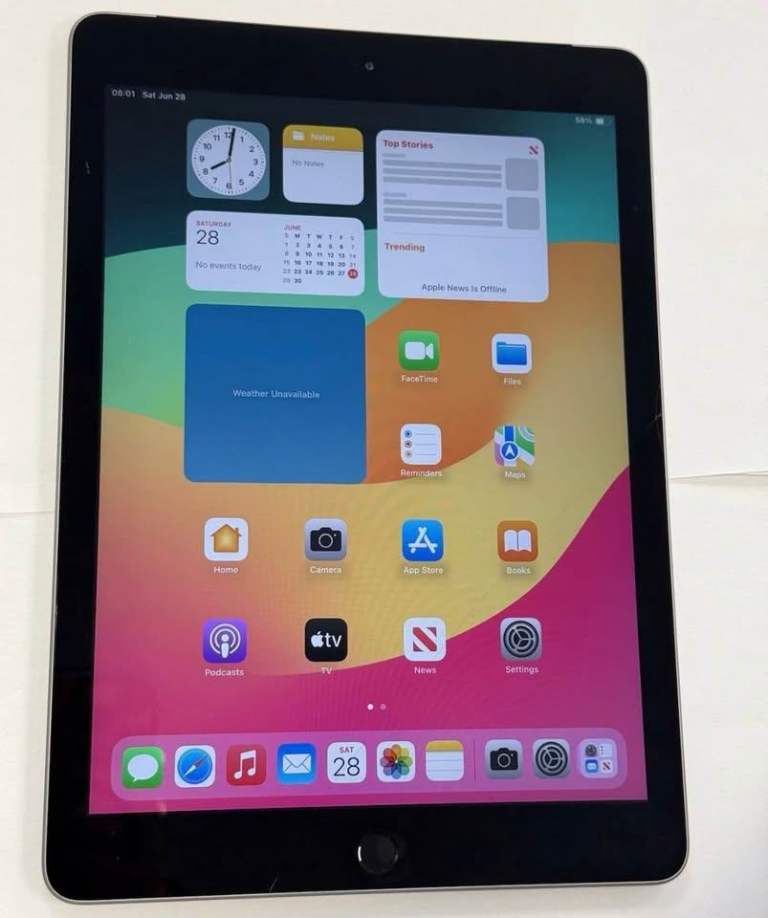 Apple iPad 128Gb Space Grey WiFi + Cellular Sim Card Compatible - Comes Boxed