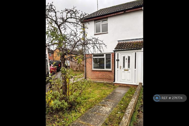 3 bedroom house in Meadow Way, Aylesbury, HP20 (3 bed) (#2711774)