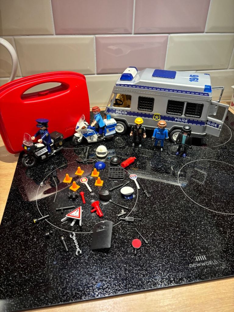 Playmobil police van, motorbikes, figures and accessories 