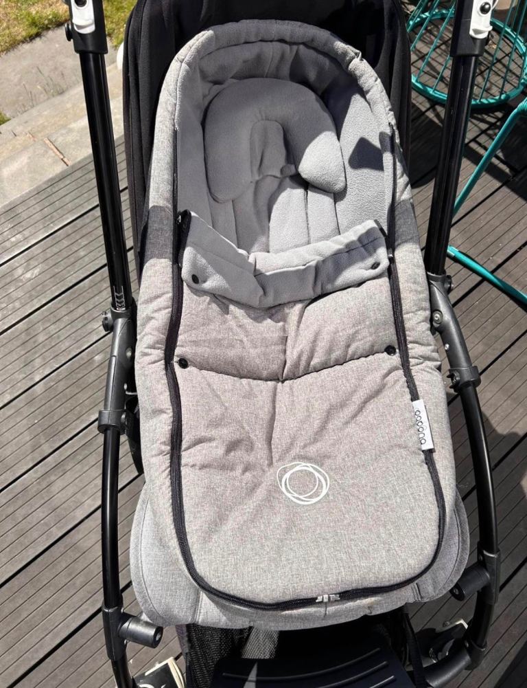 Bugaboo Bee Pram with Bassinet – Good Condition