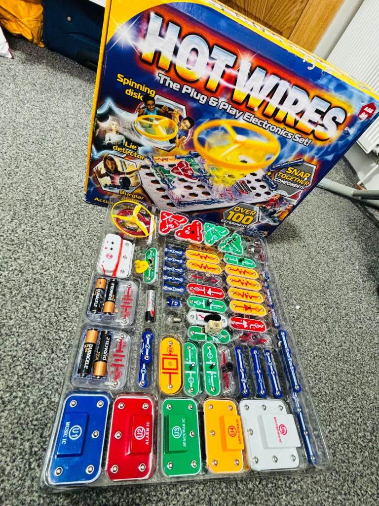 Hot Wires Plug & Play Electronics Kit