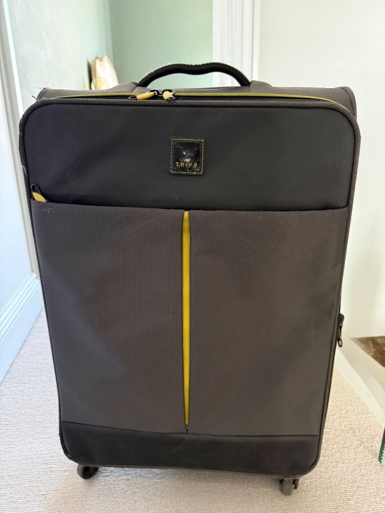 Medium Tripp suitcase