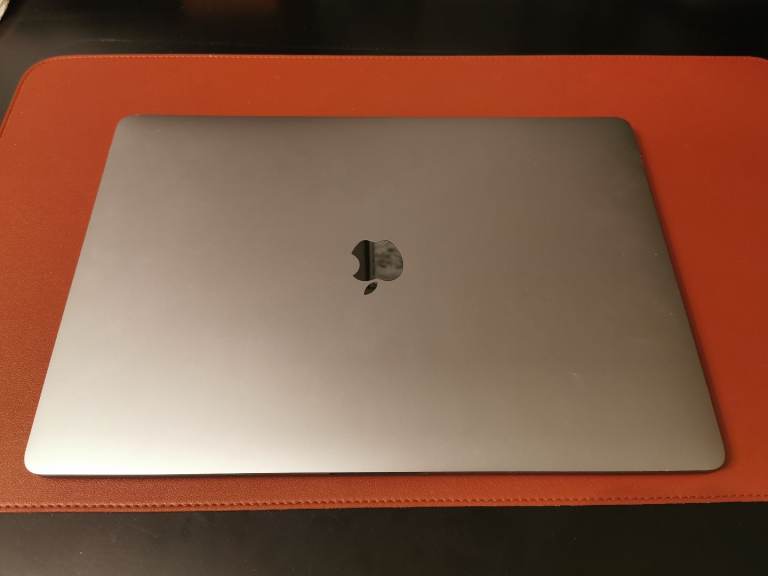 2019 Apple MacBook Pro with 2.6GHz Intel Core i7 (16-inch, 16GB RAM, 512GB SSD) 