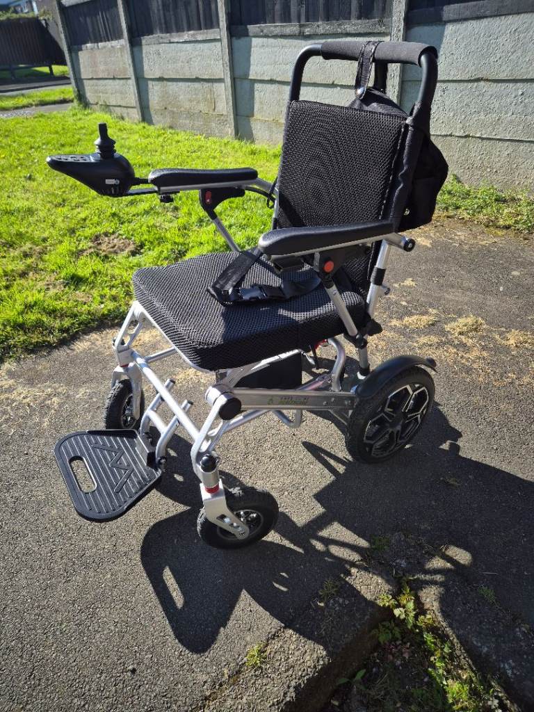 electric powered wheelchair