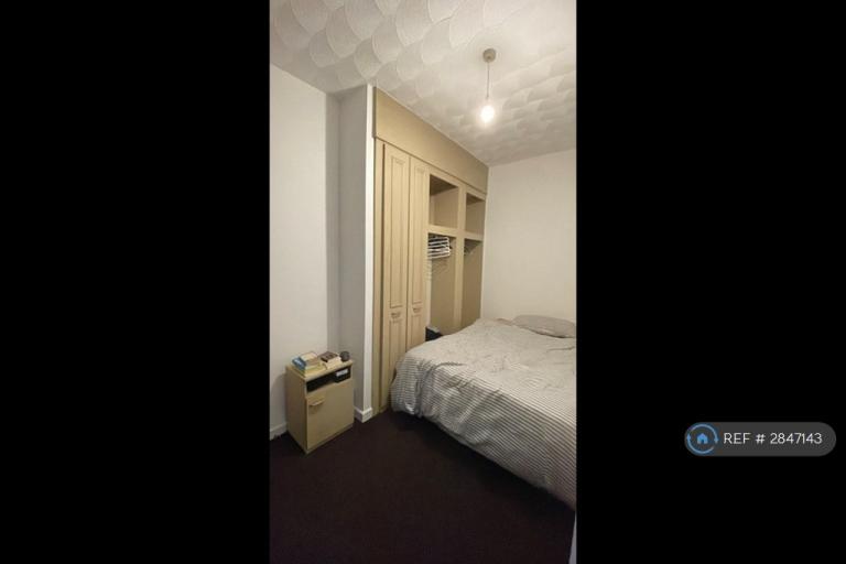2 bedroom flat in Stamford St, Manchester, M16 (2 bed) (#2847143)