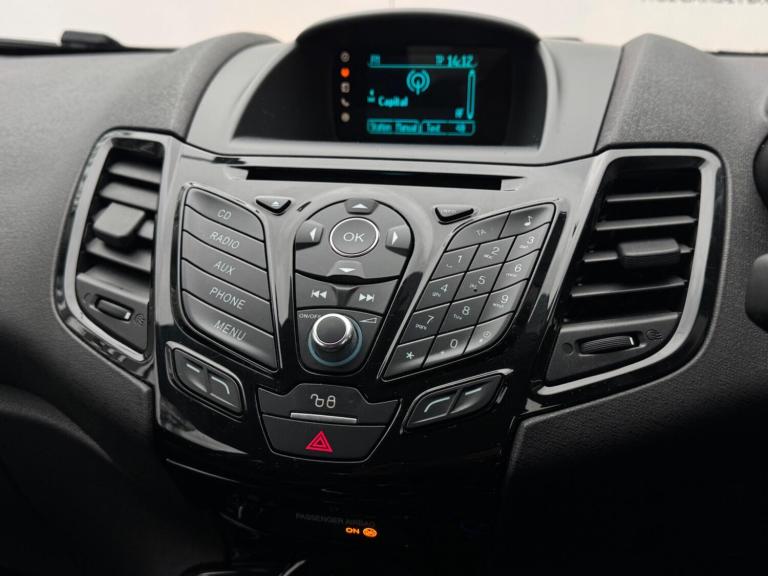 2015 Ford Fiesta 1.0 EcoBoost 140 Zetec S Red 3dr HATCHBACK PETROL Manual