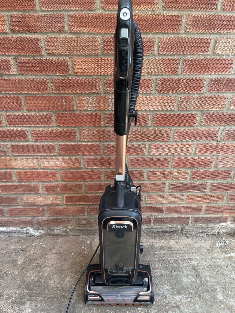 Shark Vacuum Cleaner Powered Lift-Away