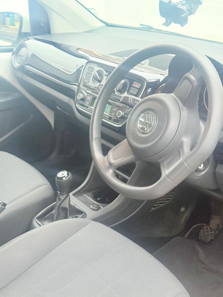 Volkswagen, UP, Hatchback, 2012, Manual, 999 (cc), 3 doors