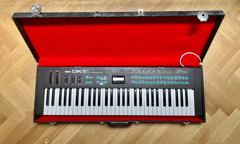Yamaha DX21 FM Synthesizer