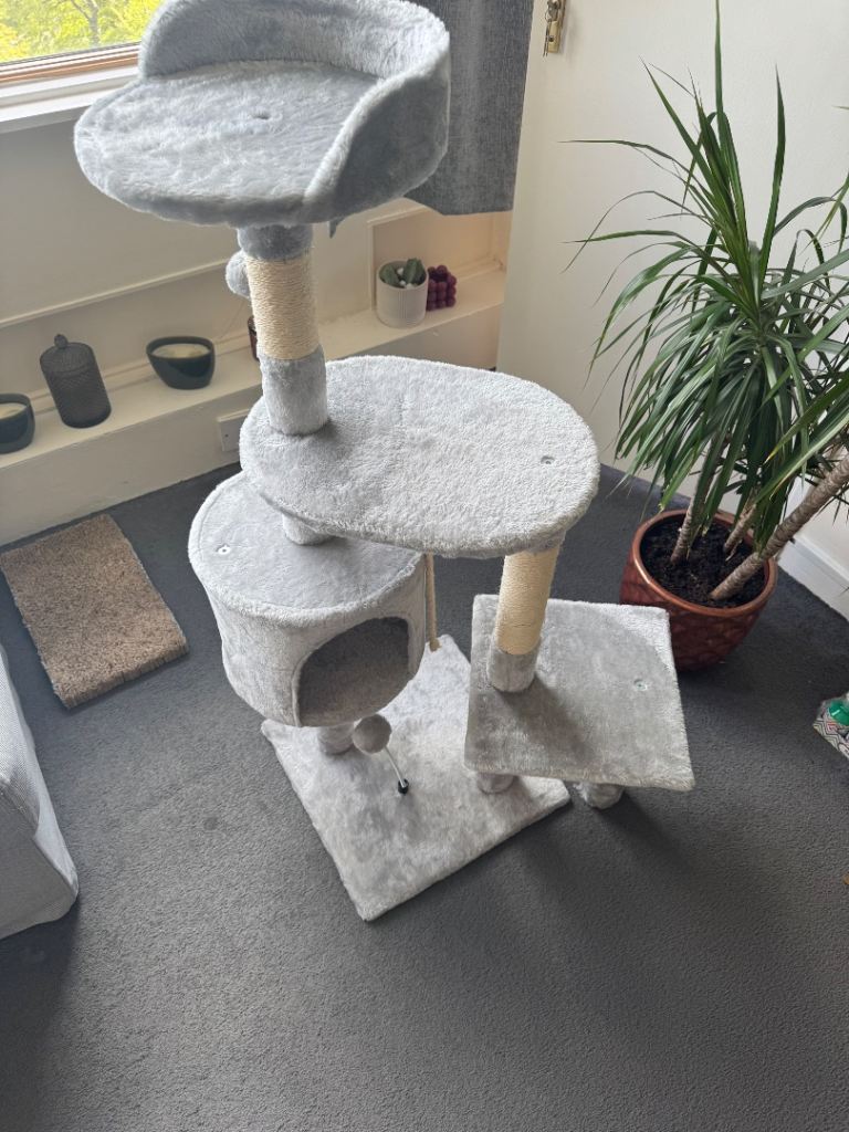 Cat tree/Cat tower