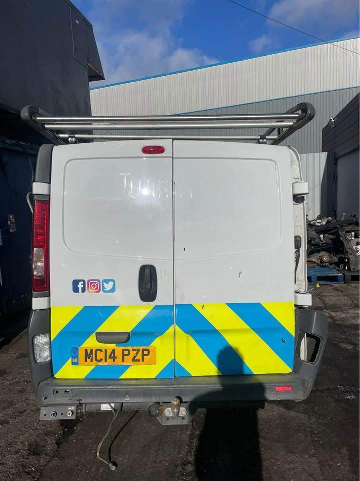 2014 RENAULT TRAFIC LL2 for breaking