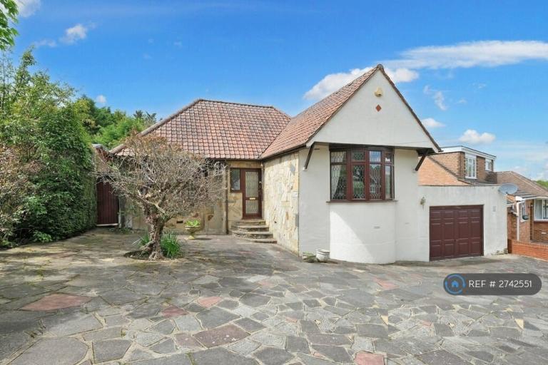 2 bedroom house in Sandhurst Road, Orpington, BR6 (2 bed) (#2742551)