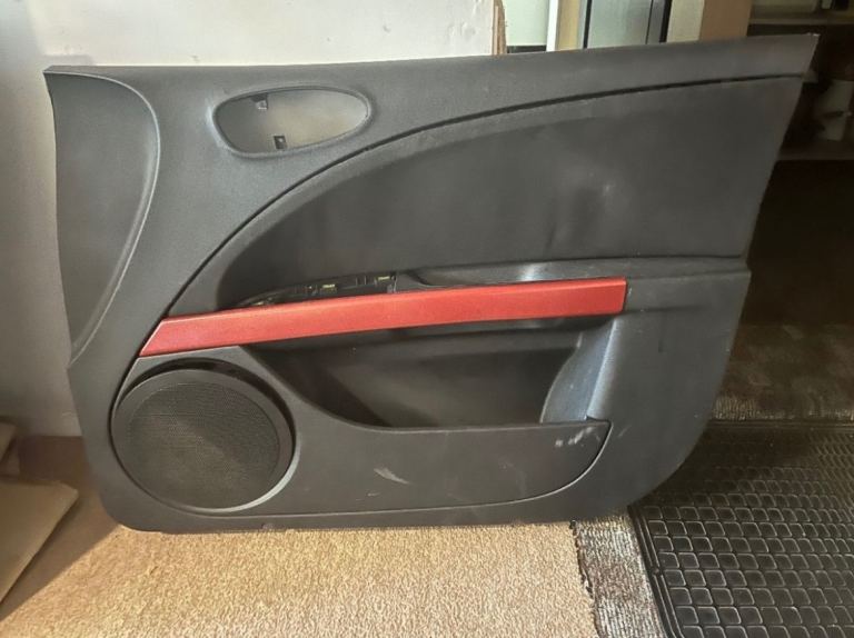 SEAT LEON fr 2007-2012 MANUAL FRONT DOOR CARD PANEL RIGHT DRIVER SIDE