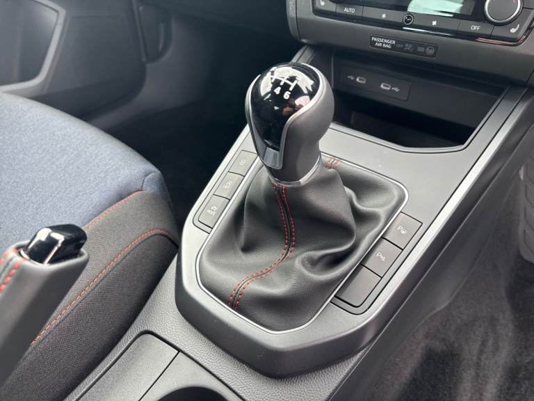 2025 SEAT Arona 1.0 TSI 115 FR Black Edition 5dr Hatchback PETROL Manual