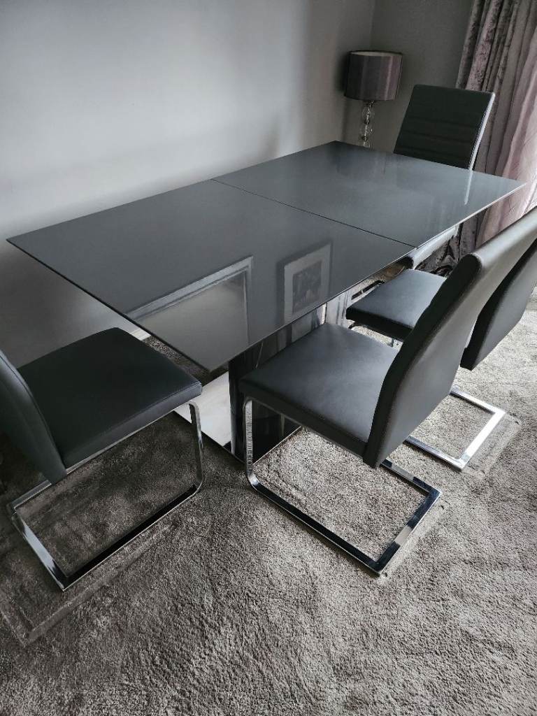 Grey Gloss Extendable Dining Table & 4 Chairs