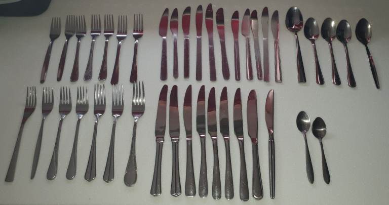 JOB LOT OF 41x Stainless Steel Cutlery Spoons Forks Knives Teaspoons Silver