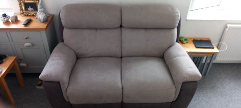 2 seater recliner 