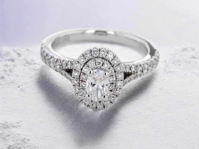 Stunning Vera Wang 18ct White Gold 0.75ct Diamond Halo Engagement Ring - Cost New £4250