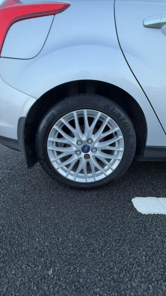 Ford, FOCUS, 1.0  Hatchback, 2012, Manual, 998 (cc), 5 doors