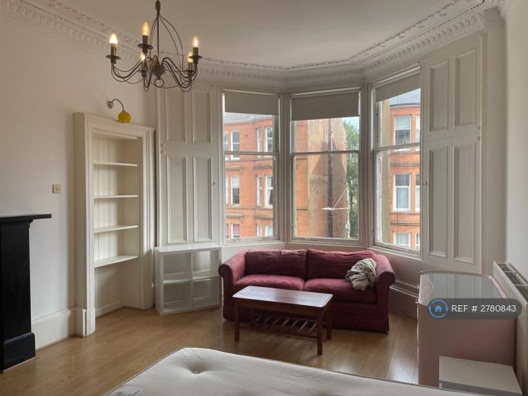 4 bedroom flat in West Princes Street, Glasgow, G4 (4 bed) (#2780843)