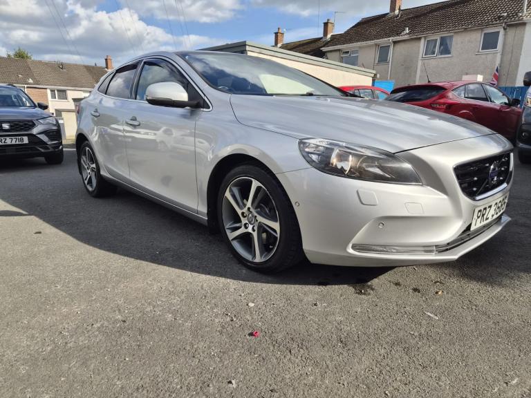 Volvo, V40, Hatchback, 2015, Manual, 1969 (cc), 5 doors