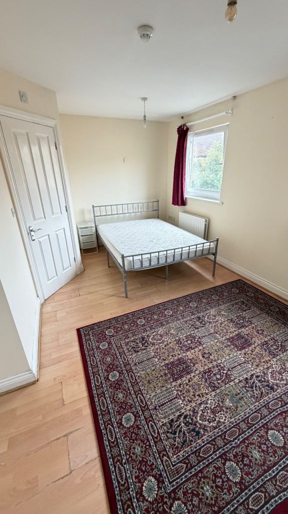 Large Double En-Suite, Bills Inc