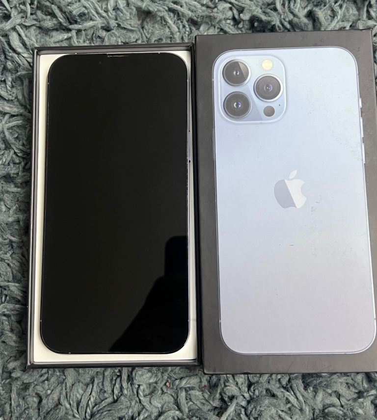 iPhone 13 Pro Max 128gb colour blue unlocked 