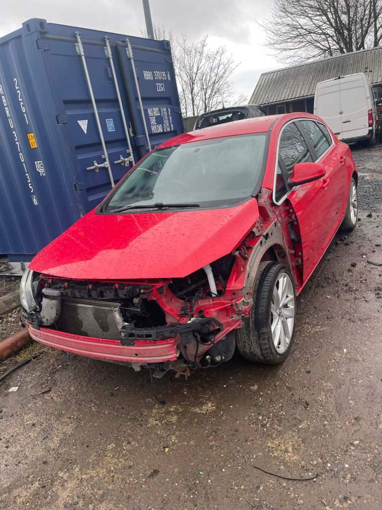VAUXHALL ASTRA SRI 2014 BREAKING 